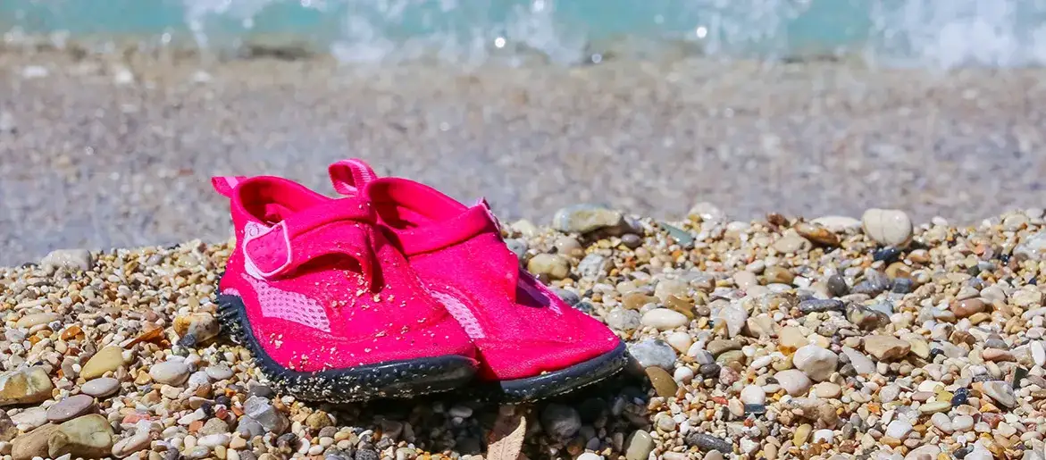 buty do wody na kamieniste plaże Grecja